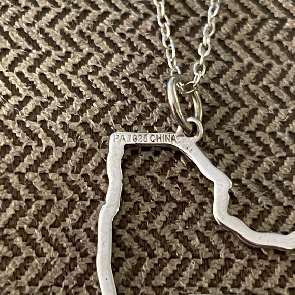 Sterling Silver New York Border Outline Necklace - Picture 5 of 7
